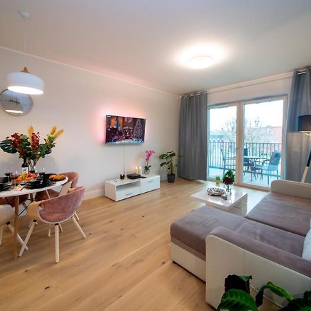 Maya'S Flats & Resorts - River View Gdańsk Extérieur photo